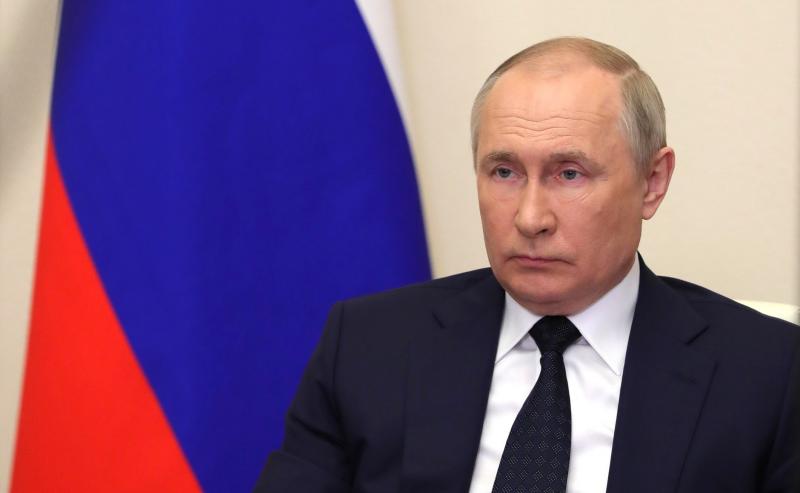 Путин: Запад показал всем, что обязательства в евро и долларах могут быть не исполнены
