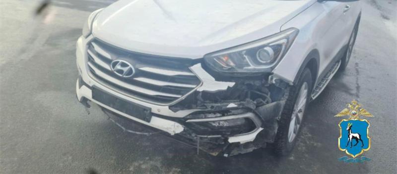 В Самаре молодой водитель Mercedes-Benz снес три припаркованные машины