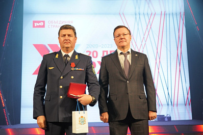 Два десятилетия достижений и побед: Дмитрий Азаров поздравил тружеников железной дороги с юбилеем