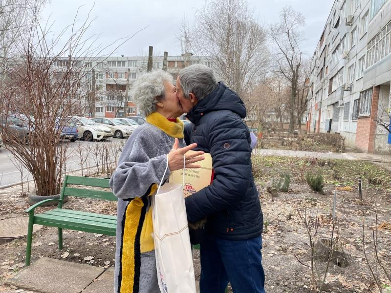 В Тольятти поздравили "золотые" пары с долголетием брака