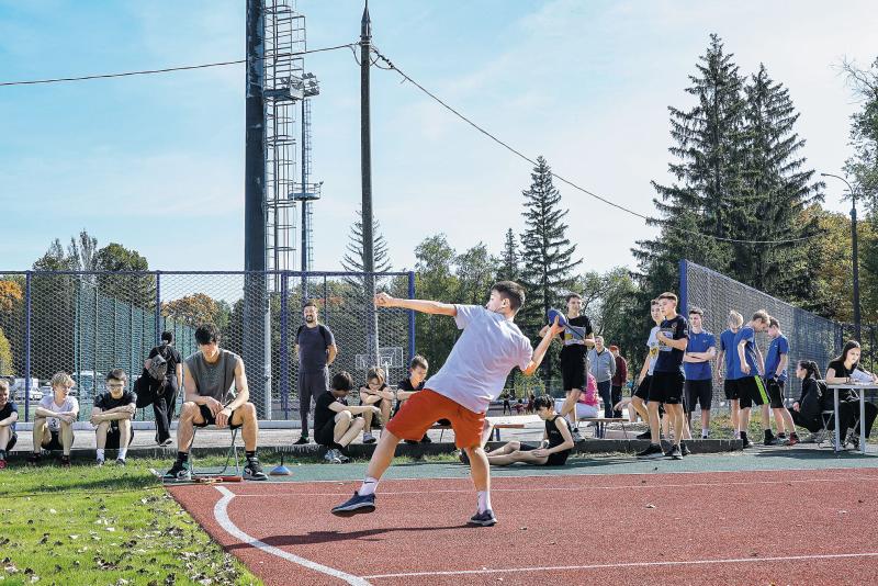 Прыжок в финал: самарские легкоатлеты соревнуются в четырехборье