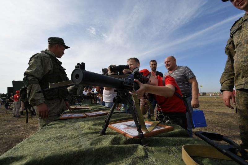 Военно-технический форум "Армия-2020" открылся в Самарской области