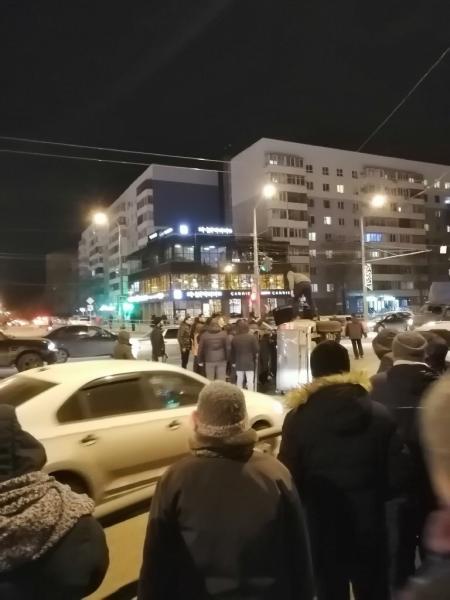 В Самаре на Ново-Вокзальной перевернулся автомобиль