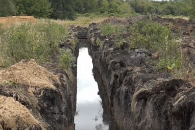 В Сергиевском районе осушают зловонное болото