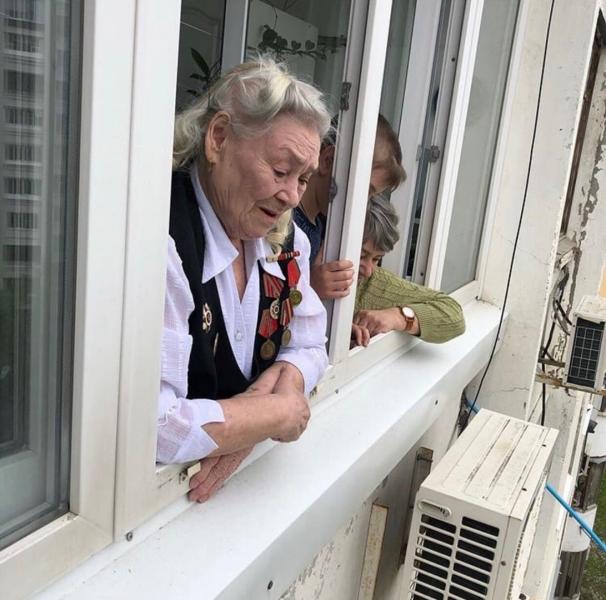 В Самаре для ветерана Курской битвы устроили мини-парад