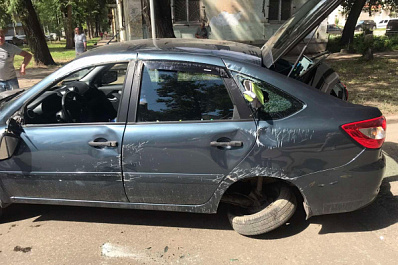 В Самаре КамАЗ опрокинул "Гранту" с младенцем в салоне