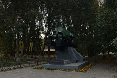 В Самаре обновят территорию у памятника "Шоферам и машинам. Потомкам в пример"