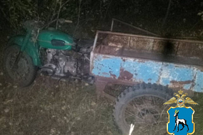 Был без прав: в Самарской области на трассе перевернулся парень на мотоцикле