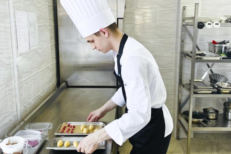 Высокая кухня: повар из Самарской области завоевал "золото" на престижном международном чемпионате