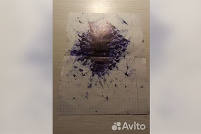 В Самаре продают картину с "черной дырой" за 10 000 рублей