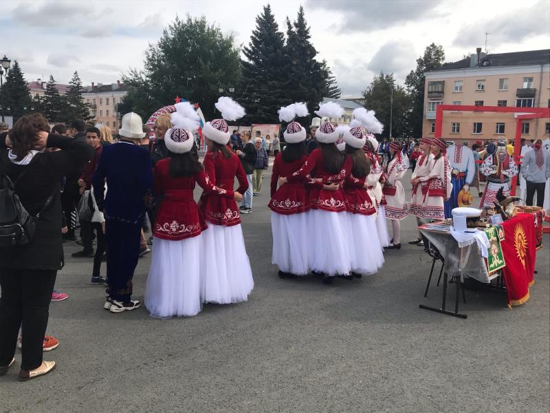 "Все мы - Россия": этноярмарка ко Дню дружбы народов прошла в Тольятти