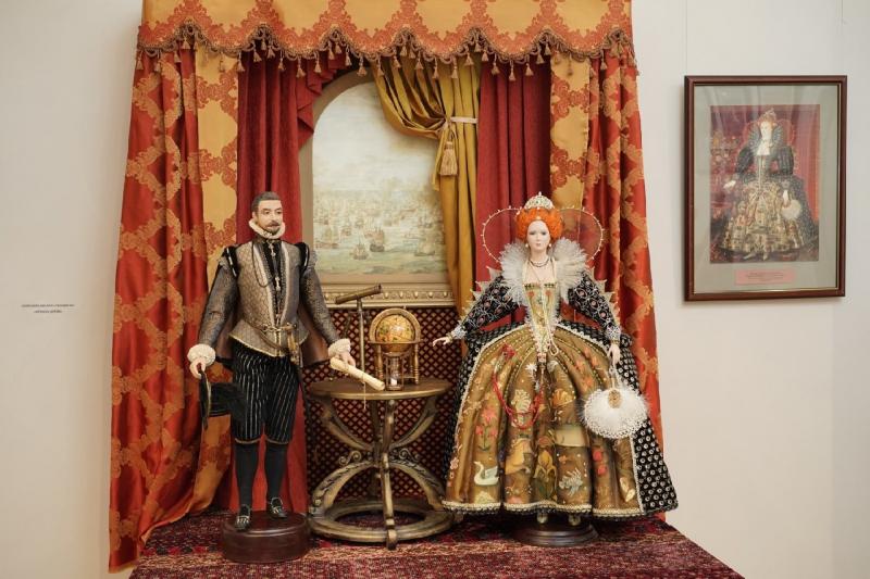 В Самаре открылась выставка "Эксклюзивная кукла особняка Клодта"