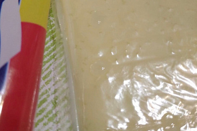 Жителю Сызрани попался опасный сыр со стеклом