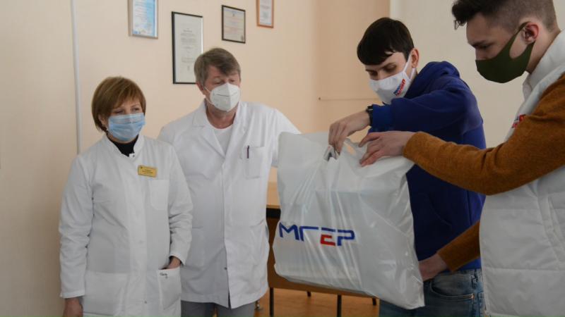 Маленькие пациенты онкологического отделения детской больницы в Самаре получили подарки от волонтеров