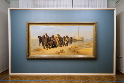 Губернатор Вячеслав Федорищев посетил с супругой выставку 