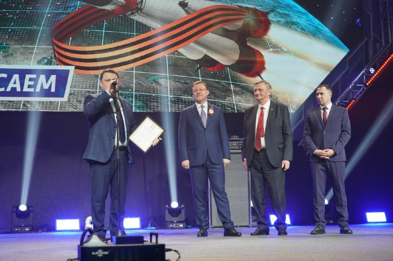 В Самаре Дмитрий Азаров поздравил жителей губернии с Днем космонавтики 12 апреля 2022 года