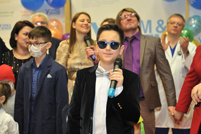 Юный певец из Самары и его мать стали лауреатами премии "Мы будем жить"