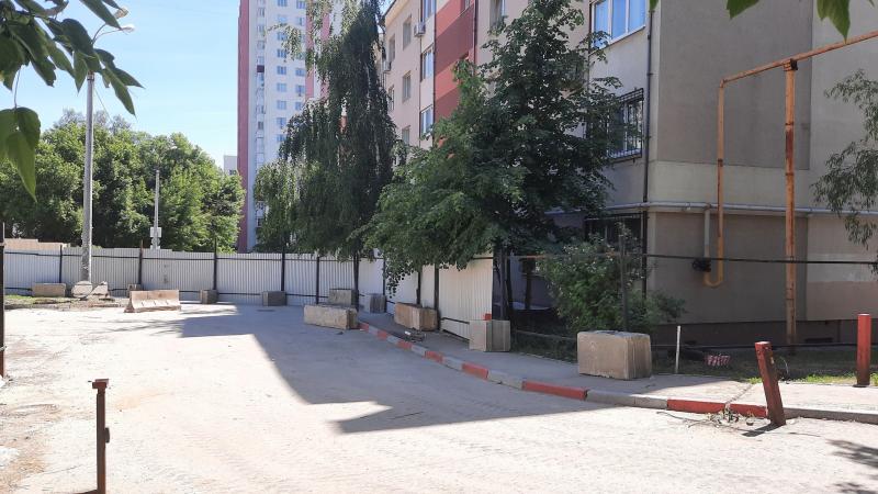 "Прохода к домам нет": самарцы пожаловались на расширение стройплощадки на ул. Григория Аксакова