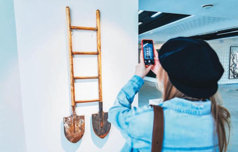 Странствия художников: истории и неожиданные встречи на выставке современного искусства в Самаре 