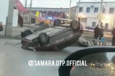 В Самаре на XXII Партсъезда у "Норда" перевернулось авто