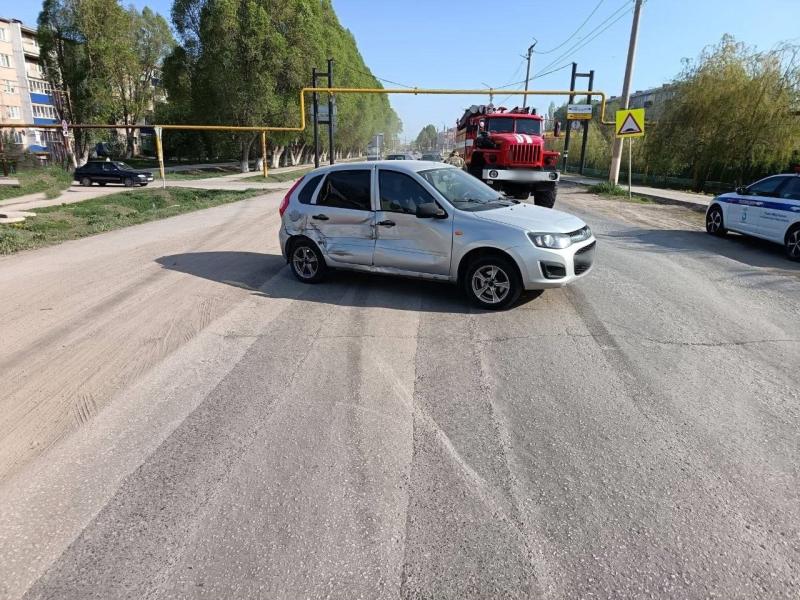 В Безенчуке 23 апреля в столкновении с ЗИЛ пострадал водитель "Калины"