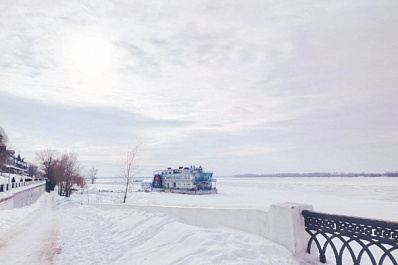 Спасатели измерили толщину льда на Волге в Самарской области 26 февраля