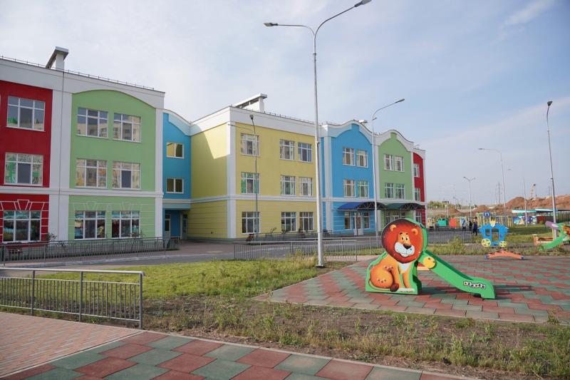 "Родители могут не волноваться за своего ребенка": Дмитрий Азаров оценил возможности нового детского сада в Стройкерамике