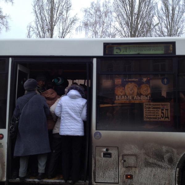 Дептранс Самары объяснил долгое ожидание автобусов № 5д