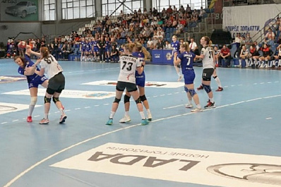 Гандбольная "Лада" победила "Звезду" из Звенигорода