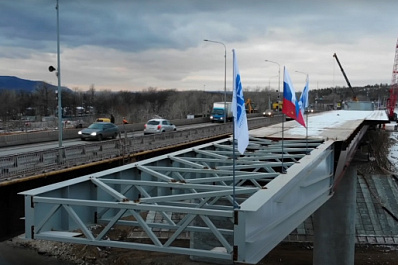 В Самаре начали монтировать пролеты нового моста через Сок
