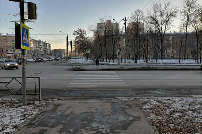 В Самаре неизвестный водитель сбил на зебре пенсионера и уехал