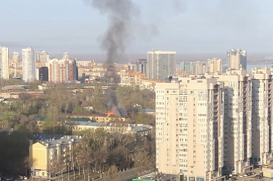 Из едкого дыма в пламя - за 10 минут: в Самаре рано утром загорелся многоквартирный дом на Ново-Садовой