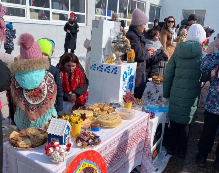 На избирательных участках в Самарской области можно одновременно сделать выбор будущего страны и отметить Масленицу