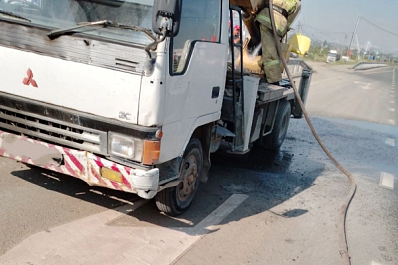 В Самарской области 23 июля на дороге вспыхнул грузовик
