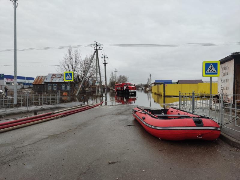 Эвакуировали 13 человек: в МЧС рассказали о борьбе с подтоплениями в Ставропольском районе