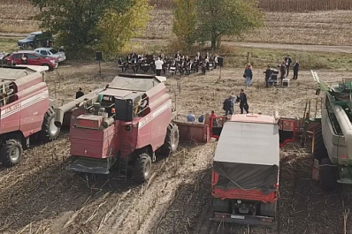 В Ставропольском районе для аграриев устроили концерт прямо в поле