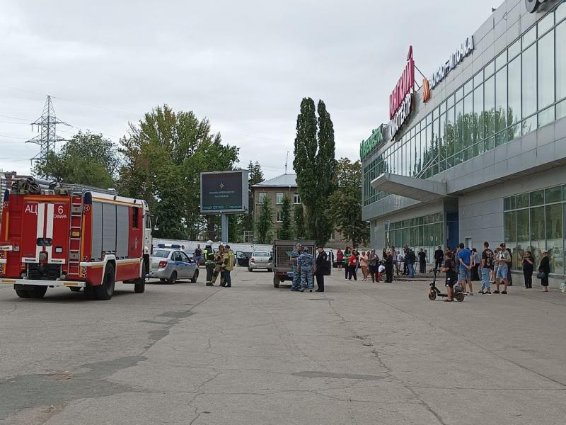Из торгового центра в Самаре эвакуировали 150 человек