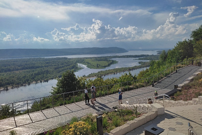 Дмитрий Азаров о самарской "вертолётке": Этот оазис благоустройства должен разрастаться
