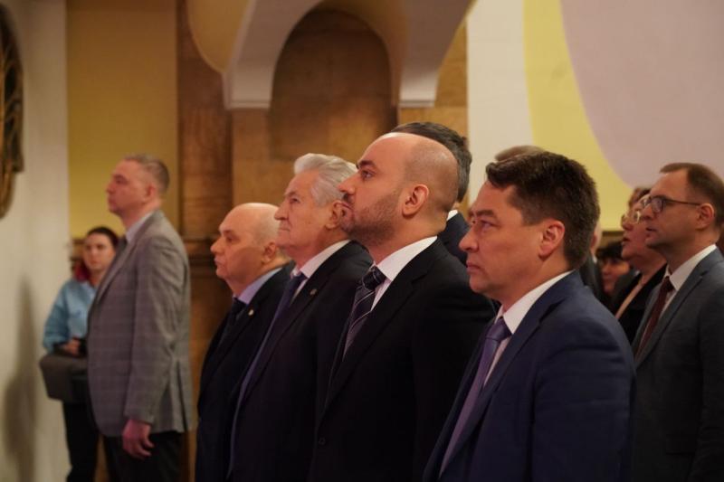 Вячеслав Федорищев поздравил сотрудников "Авиакора" с 95-летием завода