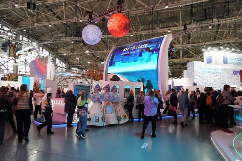 Восьмимиллионный посетитель выставки "Россия" получил билеты на матч российской сборной по футболу