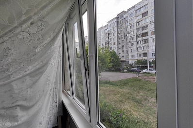 В Самарской области мужчина залез в квартиру через окно и украл телефон