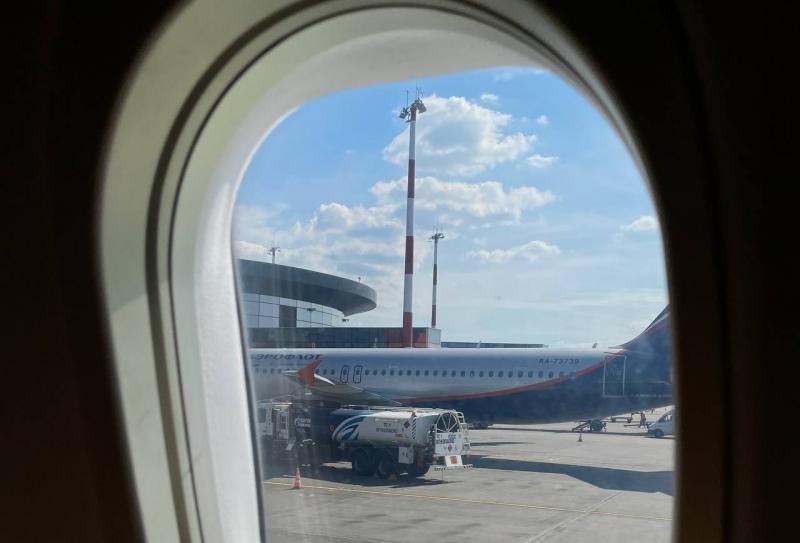 В Самаре внепланово сел самолет из-за треснувшей форточки 29 августа 2022 года