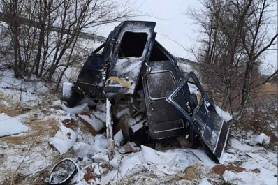 Из-за снегопада под Самарой "газель" улетела в кювет