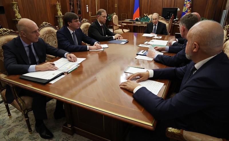 Успехи школьников Самарской области отмечены на совещании Владимира Путина с членами Правительства