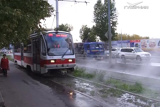 В Самаре перекресток залило горячей водой. Новости Губернии от 23 сентября