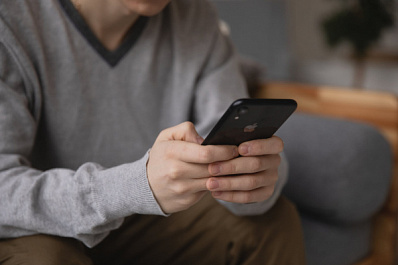 Психолог назвал способы борьбы с зависимостью от социальных сетей и гаджетов