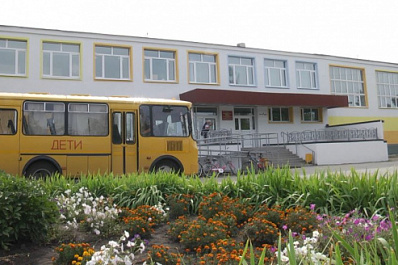 В Красноярском районе улучшают жилищные условия и хотят модернизировать конноспортивную школу