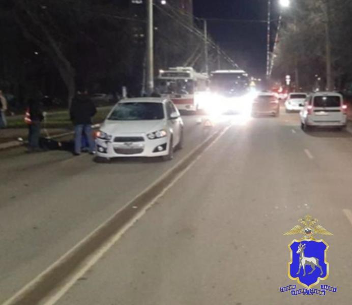 В Самаре на проспекте Кирова водитель Chevrolet сбил двух пешеходов