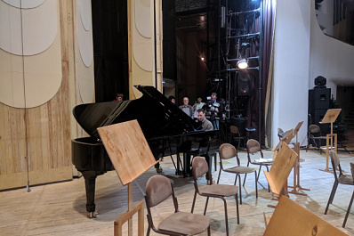 Новый рояль в Самарской филармонии "обойдется" без усилителей