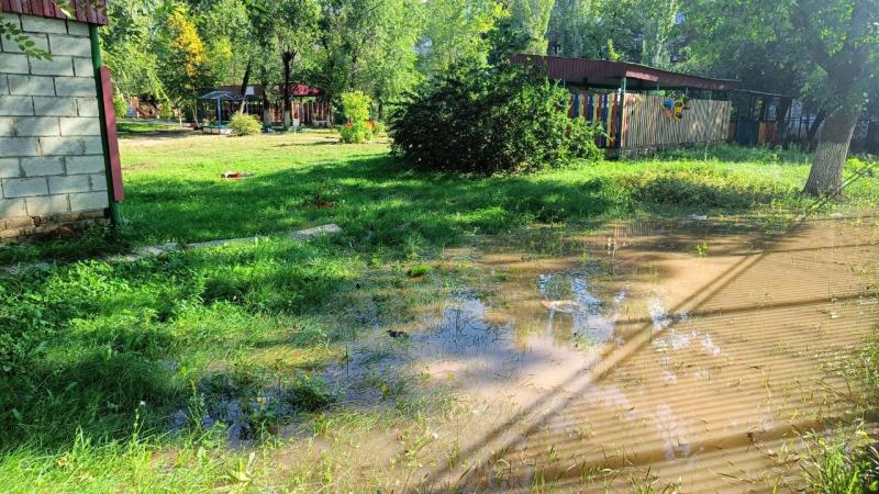 В Самаре размыло внутриквартальные дороги из-за утечки воды